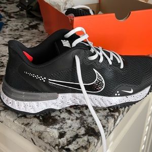 New size 10 turf baseball shoes